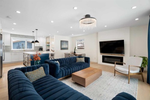 224 Silverview Way Nw, Calgary, AB - Indoor Photo Showing Living Room
