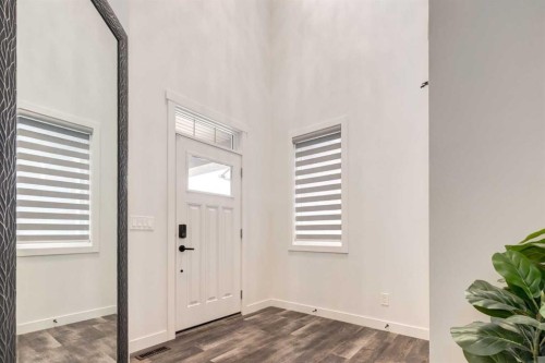 142 Cranbrook Park Se, Calgary, AB - Indoor Photo Showing Other Room