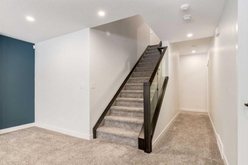 142 Cranbrook Park Se, Calgary, AB - Indoor Photo Showing Other Room