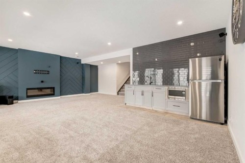 142 Cranbrook Park Se, Calgary, AB - Indoor