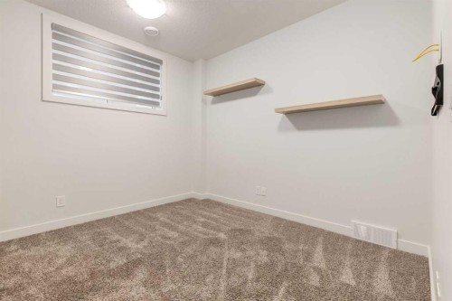 142 Cranbrook Park Se, Calgary, AB - Indoor Photo Showing Other Room