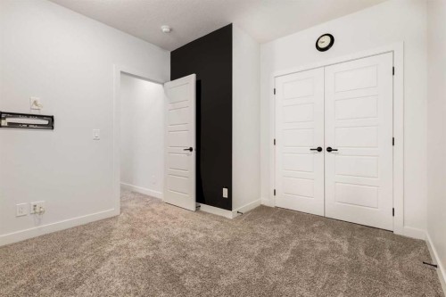 142 Cranbrook Park Se, Calgary, AB - Indoor Photo Showing Other Room