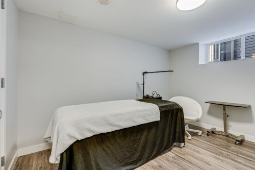 26 Auburn Glen Circle Se, Calgary, AB - Indoor Photo Showing Bedroom