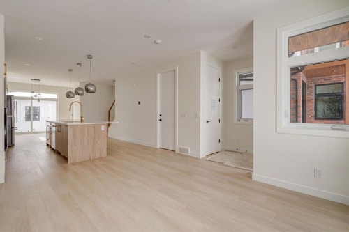 39A Moncton Road Ne, Calgary, AB - Indoor