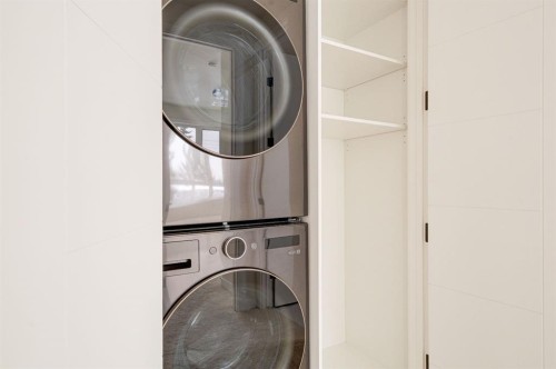 39A Moncton Road Ne, Calgary, AB - Indoor Photo Showing Laundry Room