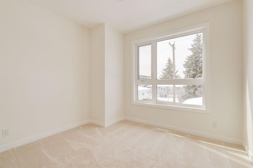 39A Moncton Road Ne, Calgary, AB - Indoor Photo Showing Other Room