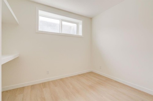 39A Moncton Road Ne, Calgary, AB - Indoor Photo Showing Other Room