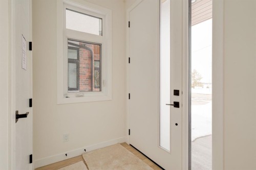 39A Moncton Road Ne, Calgary, AB - Indoor Photo Showing Other Room