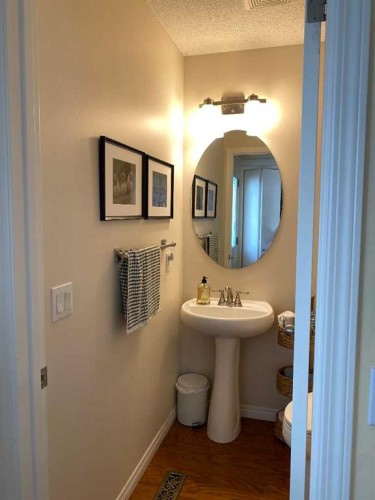 90 Tuscany Springs Heights Nw, Calgary, AB - Indoor Photo Showing Bathroom