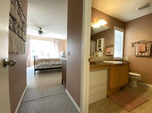 90 Tuscany Springs Heights Nw, Calgary, AB - Indoor Photo Showing Bathroom