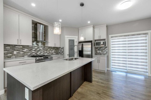 35 Sherview Grove Nw, Calgary, AB - Indoor Photo Showing Kitchen With Double Sink With Upgraded Kitchen