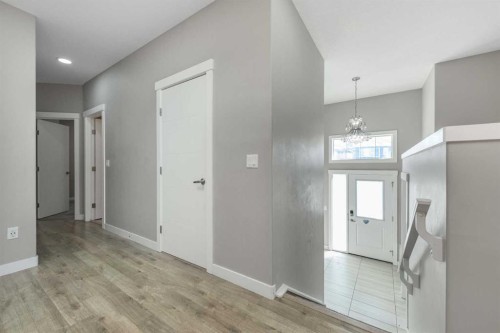 35 Sherview Grove Nw, Calgary, AB - Indoor Photo Showing Other Room