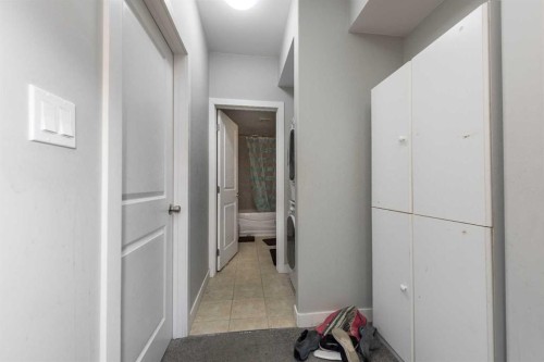 35 Sherview Grove Nw, Calgary, AB - Indoor Photo Showing Other Room