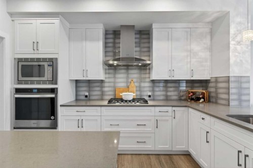 113 Sandpiper Bay, Chestermere, AB - Indoor Photo Showing Kitchen