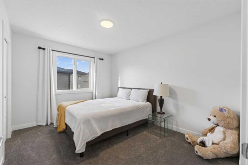 113 Sandpiper Bay, Chestermere, AB - Indoor Photo Showing Bedroom