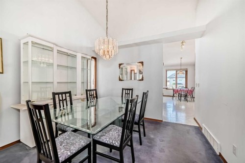 28 Harvest Oak Drive Ne, Calgary, AB - Indoor Photo Showing Dining Room