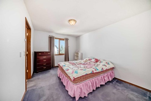 28 Harvest Oak Drive Ne, Calgary, AB - Indoor Photo Showing Bedroom
