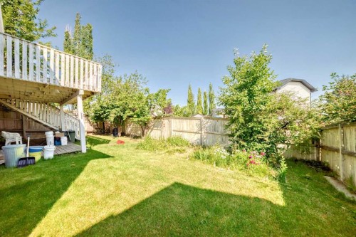 28 Harvest Oak Drive Ne, Calgary, AB - Outdoor With Backyard