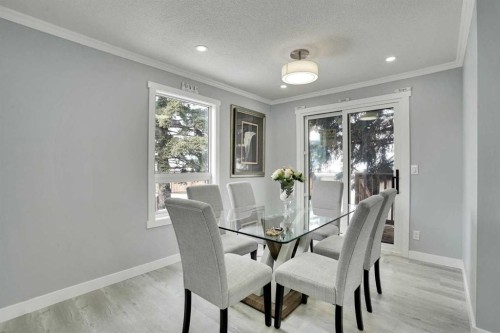 5036 Marshall Road Ne, Calgary, AB - Indoor Photo Showing Dining Room