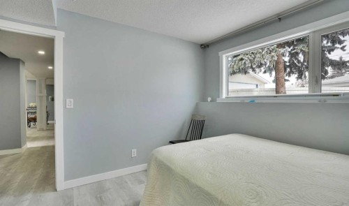 5036 Marshall Road Ne, Calgary, AB - Indoor Photo Showing Bedroom