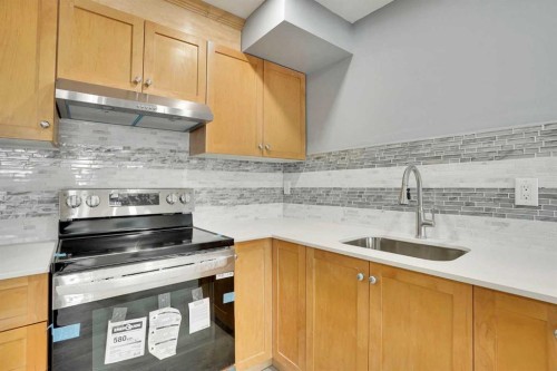 5036 Marshall Road Ne, Calgary, AB - Indoor Photo Showing Kitchen