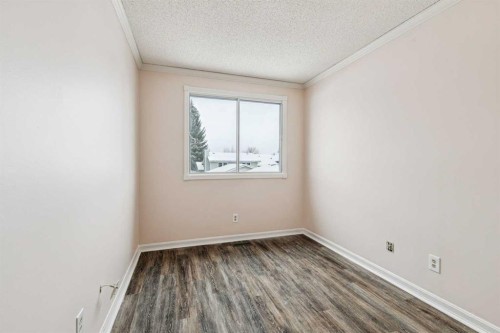 131 Woodglen Way Sw, Calgary, AB - Indoor Photo Showing Other Room