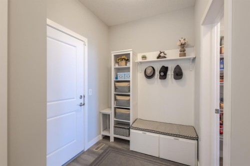 301 Crestmont Drive Sw, Calgary, AB - Indoor Photo Showing Other Room