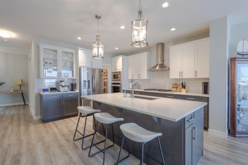301 Crestmont Drive Sw, Calgary, AB - Indoor Photo Showing Kitchen With Stainless Steel Kitchen With Upgraded Kitchen