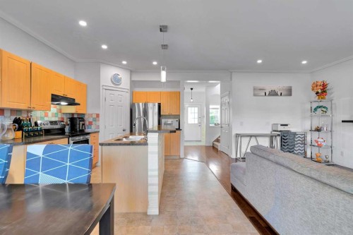 175 Evansmeade Common Nw, Calgary, AB - Indoor Photo Showing Kitchen