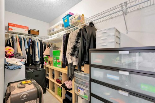 175 Evansmeade Common Nw, Calgary, AB - Indoor With Storage