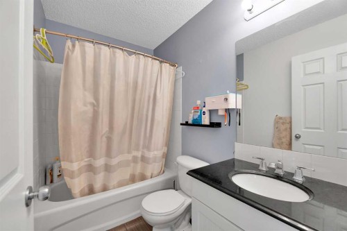 175 Evansmeade Common Nw, Calgary, AB - Indoor Photo Showing Bathroom