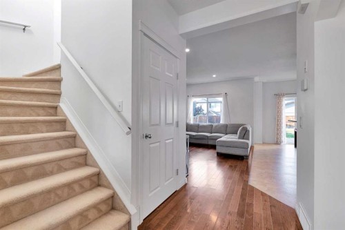 175 Evansmeade Common Nw, Calgary, AB - Indoor Photo Showing Other Room