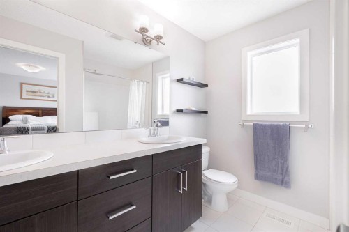 134 Walgrove Drive Se, Calgary, AB - Indoor Photo Showing Bathroom