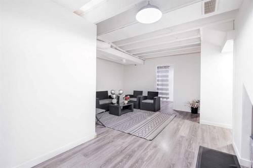 134 Walgrove Drive Se, Calgary, AB - Indoor