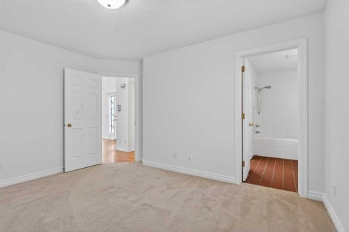 255 Hamptons Terrace Nw, Calgary, AB - Indoor Photo Showing Other Room