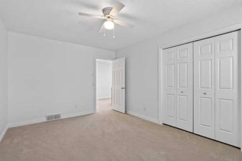 255 Hamptons Terrace Nw, Calgary, AB - Indoor Photo Showing Other Room