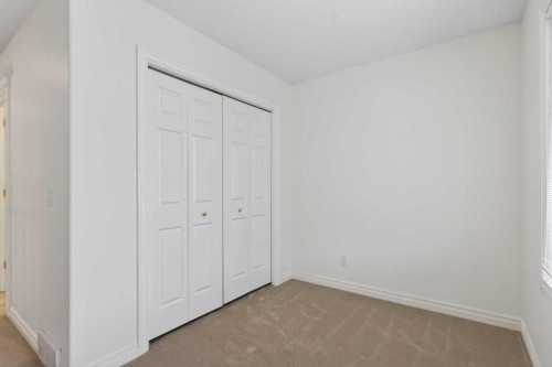 255 Hamptons Terrace Nw, Calgary, AB - Indoor Photo Showing Other Room