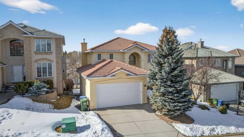 255 Hamptons Terrace Nw, Calgary, AB - Outdoor With Facade