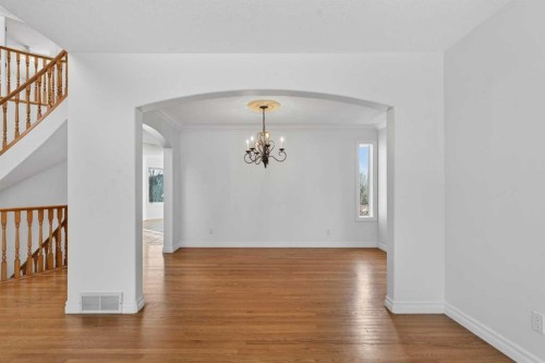 255 Hamptons Terrace Nw, Calgary, AB - Indoor Photo Showing Other Room