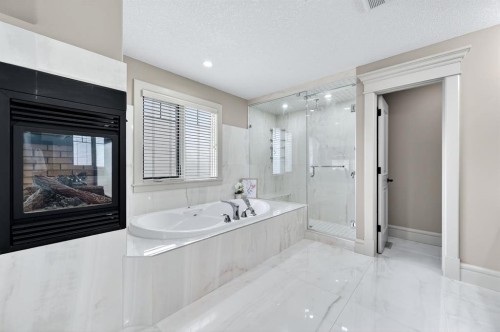52 Wentworth Crescent Sw, Calgary, AB - Indoor Photo Showing Bathroom