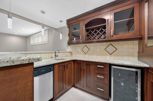 52 Wentworth Crescent Sw, Calgary, AB - Indoor Photo Showing Kitchen