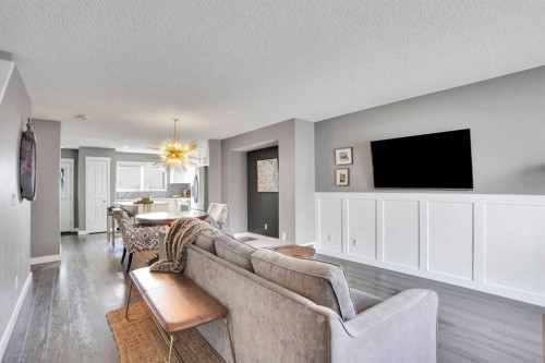 184 Cramond Green Se, Calgary, AB - Indoor Photo Showing Living Room