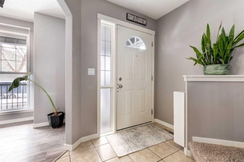 138 Cranberry Place Se, Calgary, AB - Indoor Photo Showing Other Room