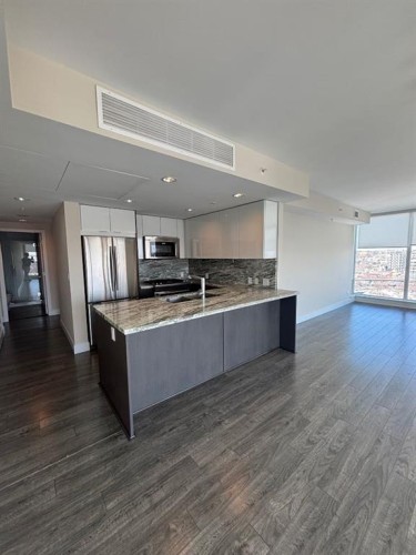 1503-519 Riverfront Avenue Se, Calgary, AB - Indoor Photo Showing Kitchen