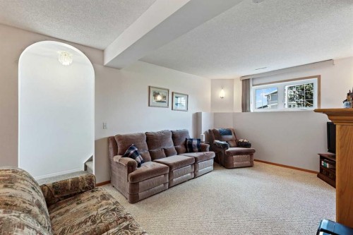 272 Saddlemead Road Ne, Calgary, AB - Indoor Photo Showing Living Room
