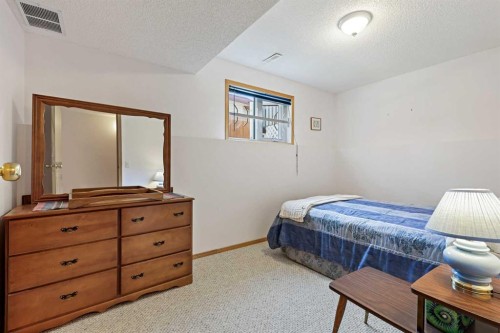 272 Saddlemead Road Ne, Calgary, AB - Indoor Photo Showing Bedroom