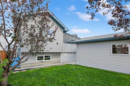 272 Saddlemead Road Ne, Calgary, AB - Outdoor