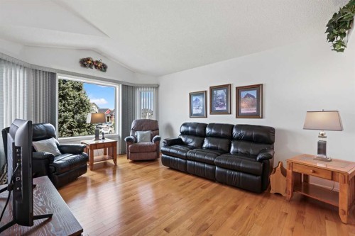 272 Saddlemead Road Ne, Calgary, AB - Indoor Photo Showing Living Room