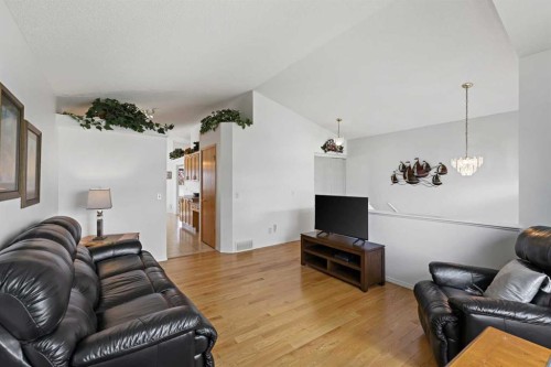 272 Saddlemead Road Ne, Calgary, AB - Indoor Photo Showing Living Room