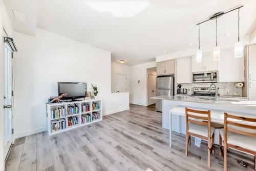 123 Spring Creek Common Sw, Calgary, AB - Indoor Photo Showing Kitchen With Upgraded Kitchen
